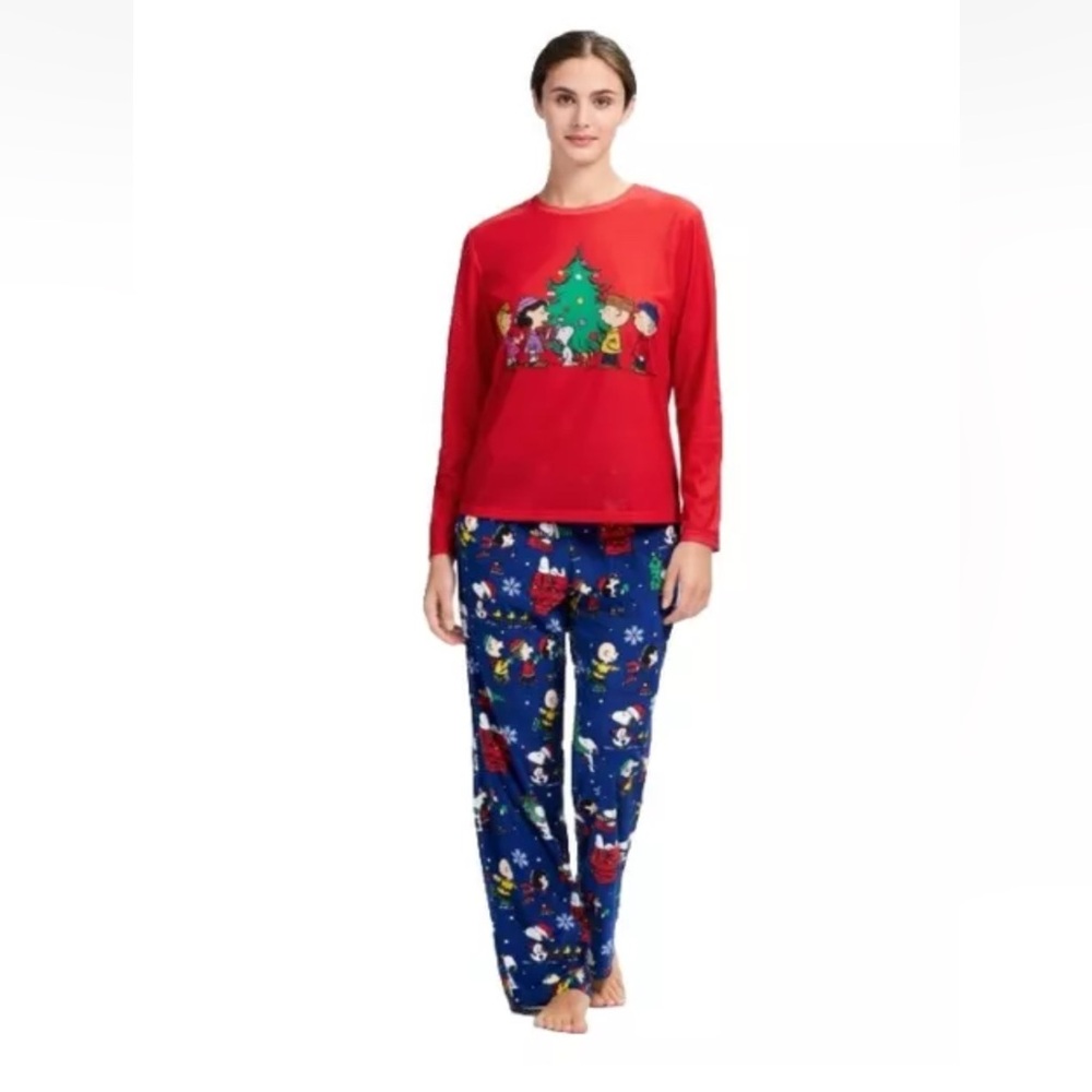 NWT Peanuts Family Sleep Ladie’s 2-Piece Pajama Set